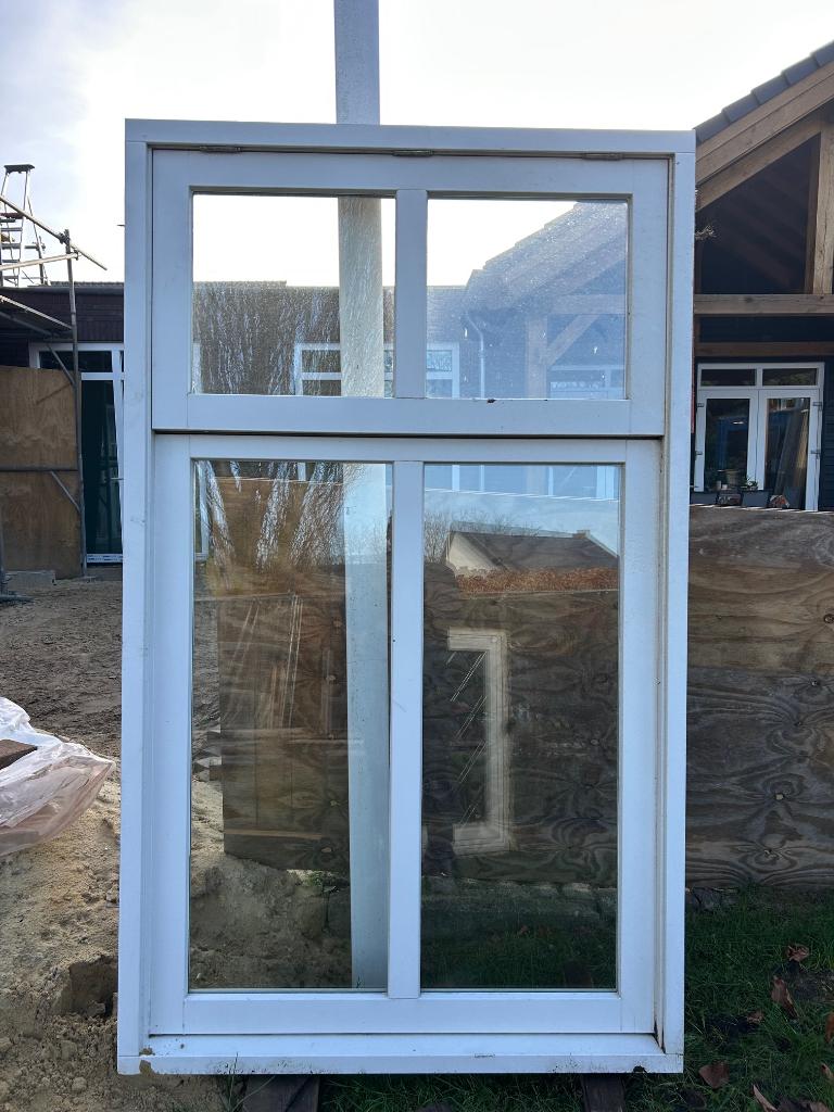 Hard houten raamkozijn, Doe-het-zelf en Verbouw, Gebruikt, Raamkozijn, 150 tot 225 cm, Inclusief glas