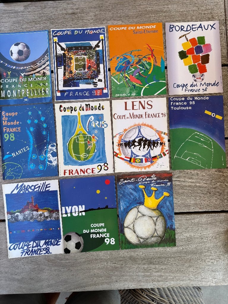 WK Voetbal 1998 Affiche kaarten (11 stuks) A5 formaat, Verzamelen, Verzenden, Zo goed als nieuw, Buitenlandse clubs, Poster, Plaatje of Sticker