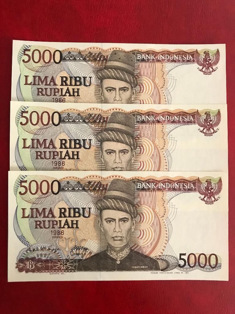 Indonesie 5000 rupiah 1986 P125A Teuku Umar 3 opvolg nr, Ophalen of Verzenden, Zuidoost-Azië, Setje