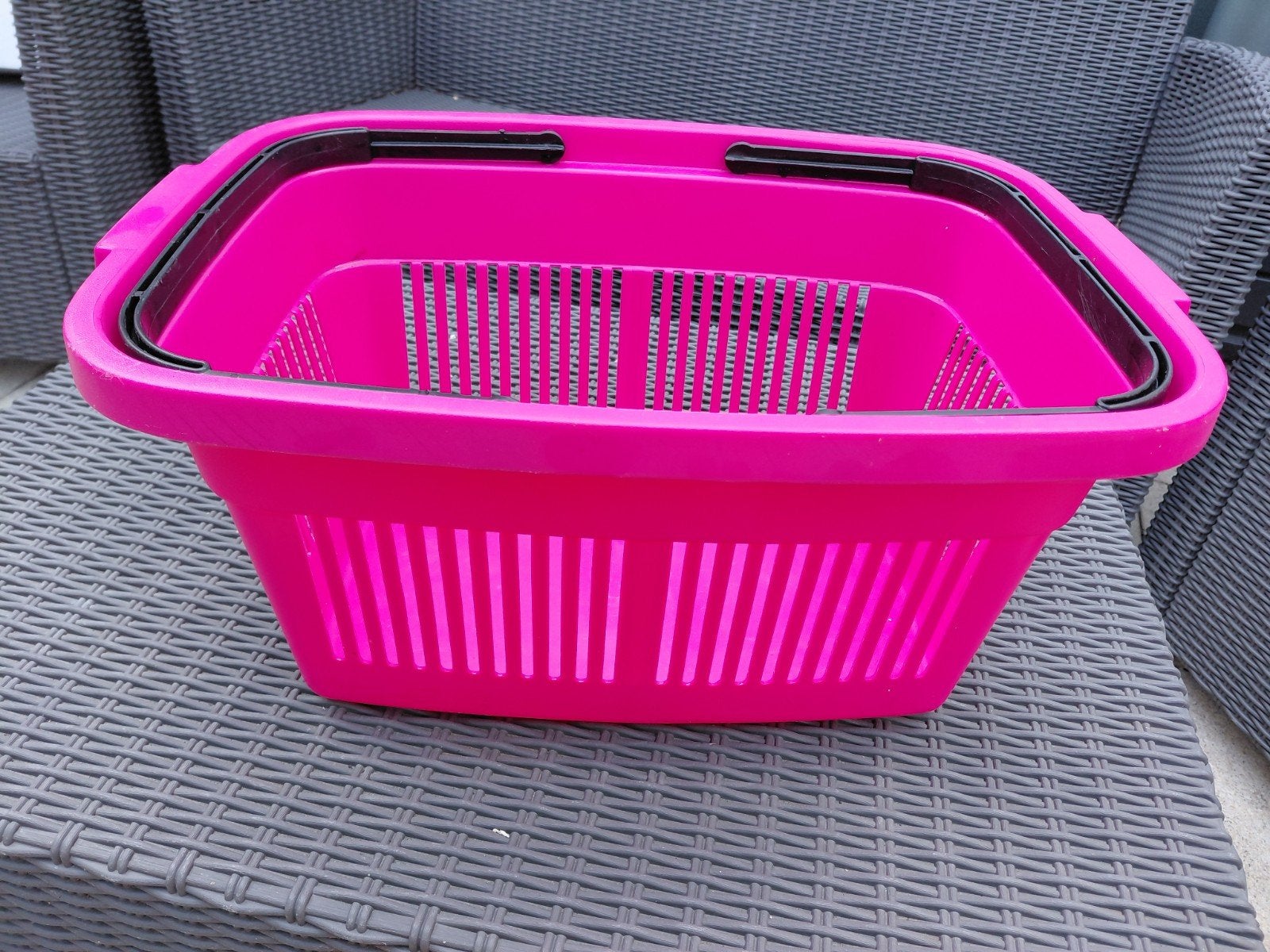 Curver mandje roze 47x32x23 cm, Kunststof, Gebruikt, Mand, Met handvatten