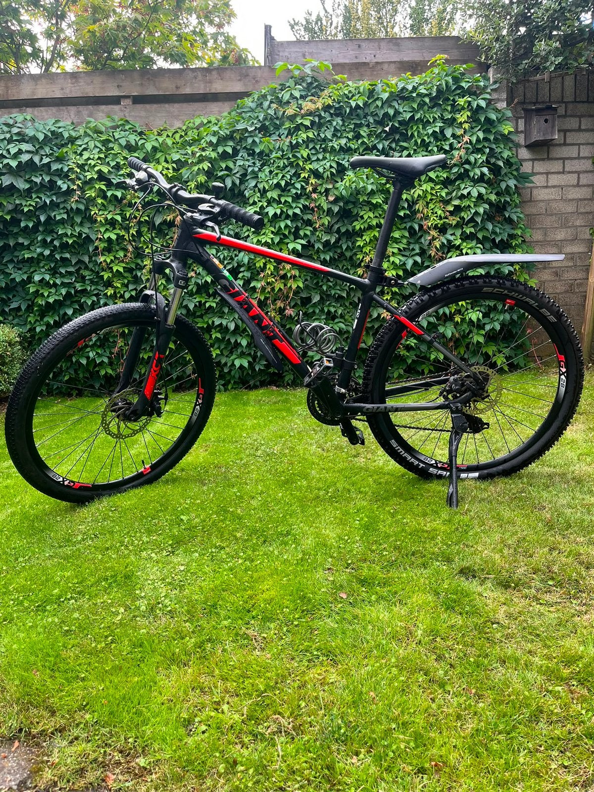 Stoere jongensfiets/-ATB Giant zwart/rood, Ophalen, Hardtail, Giant, Zo goed als nieuw