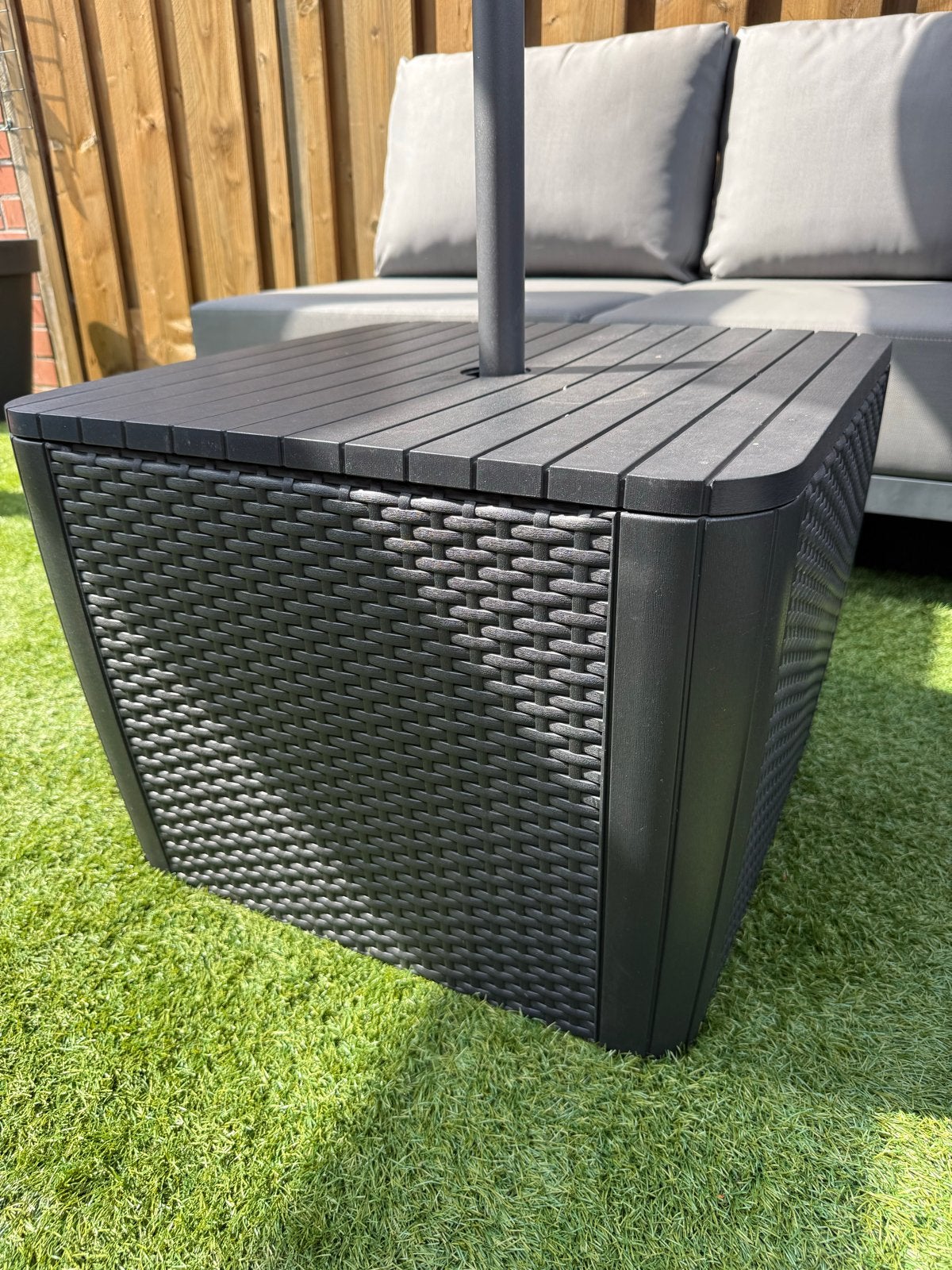 Keter Luzon Plus opbergtafel grafiet - 57x57x43 - incl. para, Ophalen, Gebruikt, Vierkant, Kunststof