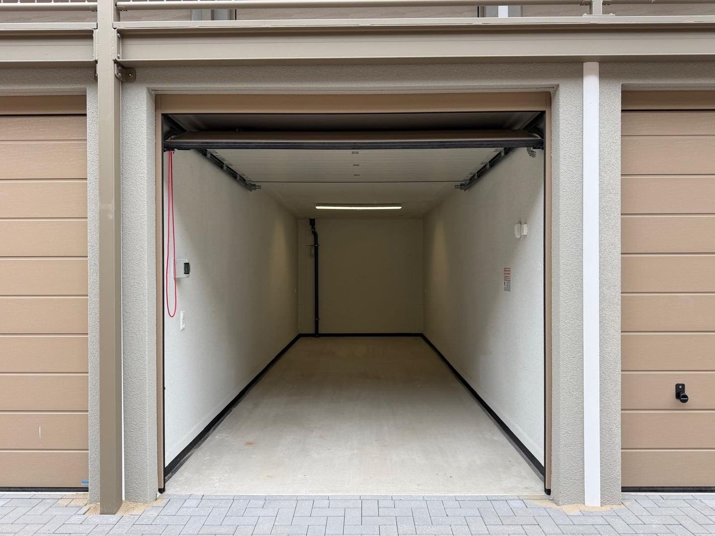 Motorstalling Den Haag — droog, veilig en betaalbaar, Ophalen of Verzenden, Nieuw