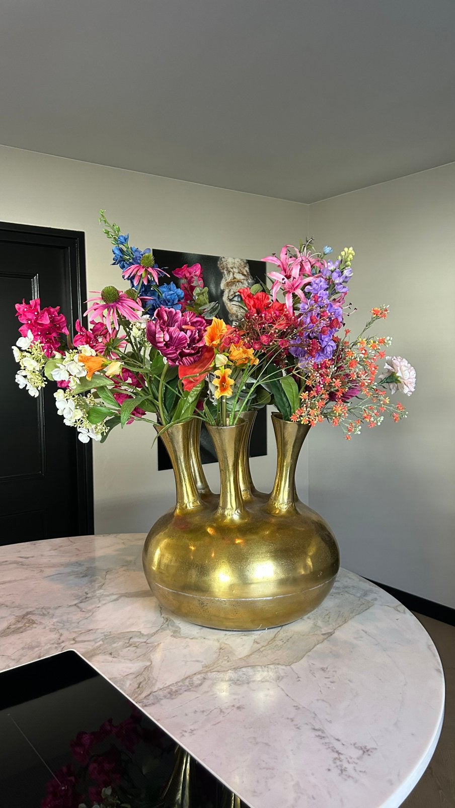 XL gouden toetervaas met 7 tuiten incl. zijden bloemen, Ophalen of Verzenden, Zo goed als nieuw