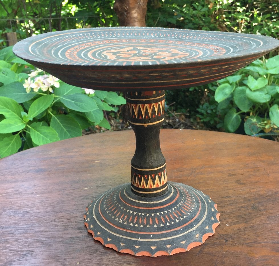 Houtsnijwerk schaal op voet uit Sulawesi, Antiek en Kunst, Overige typen, Overige onderwerpen, Ophalen of Verzenden, 20 - 50 cm