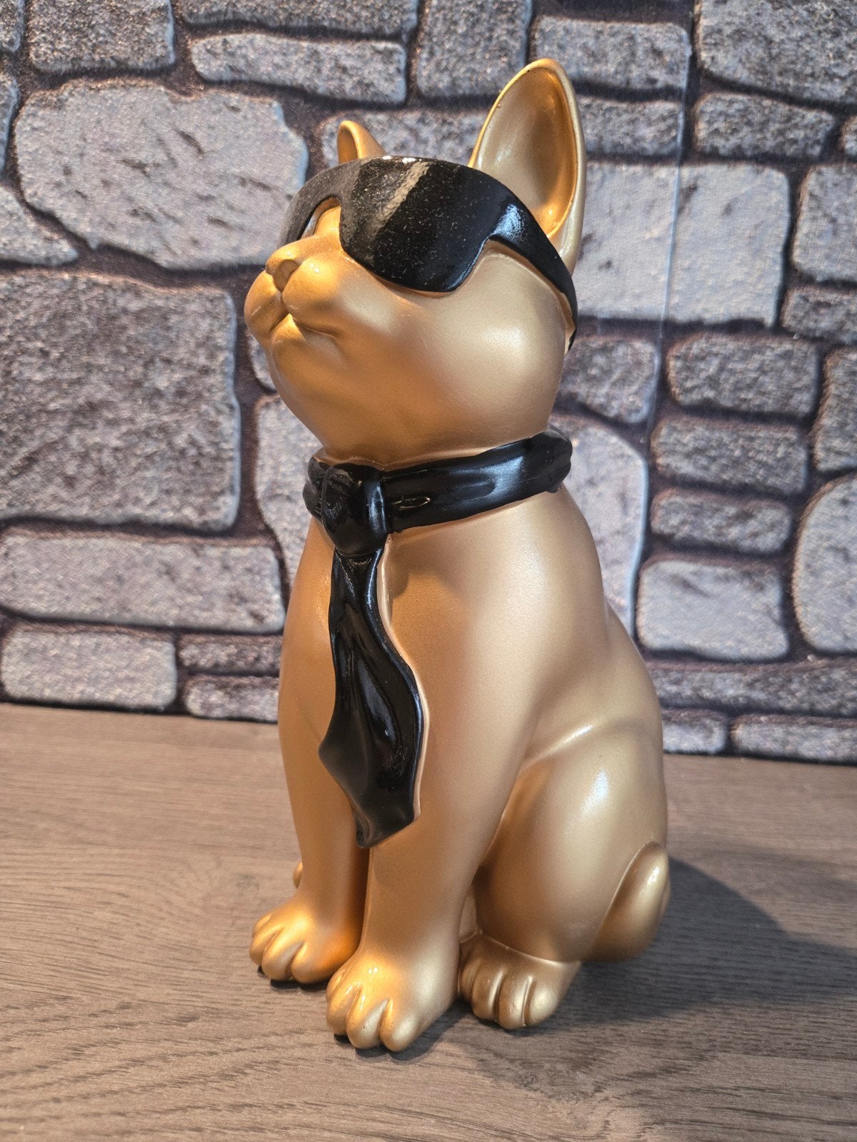 Coole Kater met Zonnebril en Stropdas beeld - Gouden Decorat, Antiek en Kunst, Kunst | Beelden en Houtsnijwerken, Kunststof, Ophalen of Verzenden
