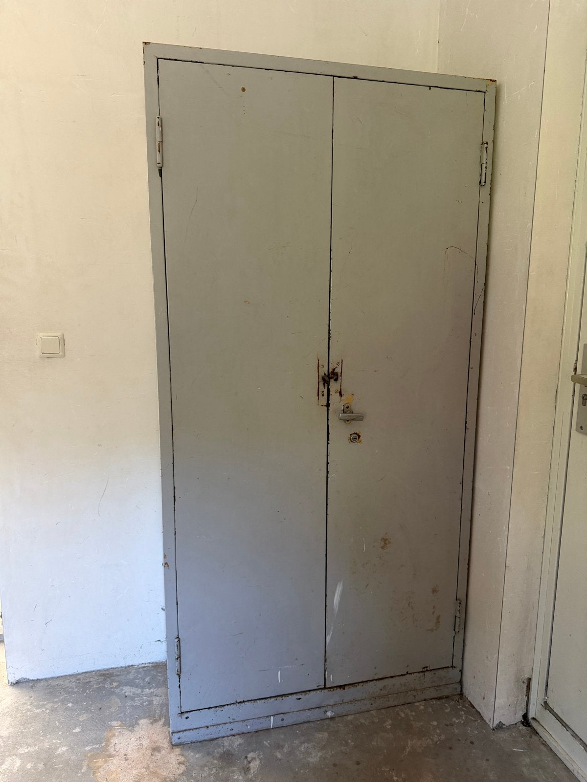Metalen kast met planken - Ideaal voor opslag, Ophalen, Gebruikt
