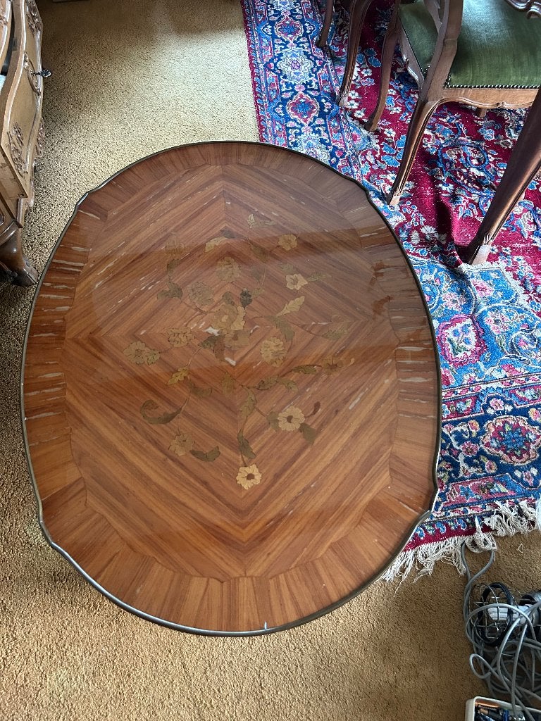 Antieke salontafel met marqueterie en bronzen details, Ophalen