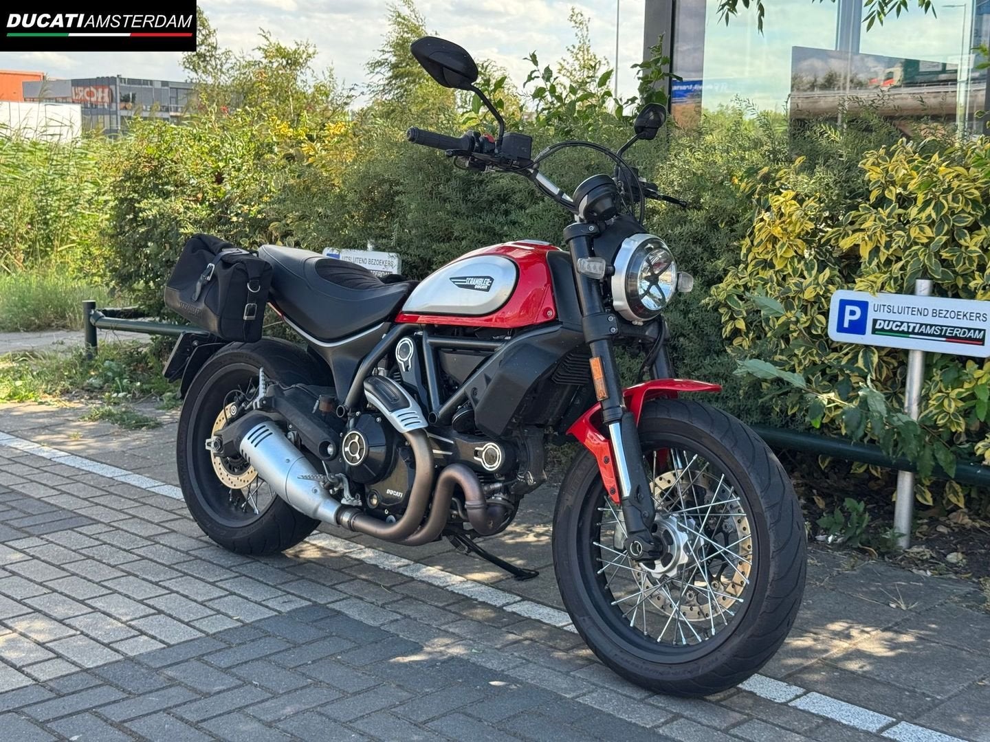 DUCATI DUCATI SCRAMBLER ICON (bj 2022) 9,382 km, Motoren, DUCATI, 2 cilinders, Motorrijbewijs A, Bedrijf
