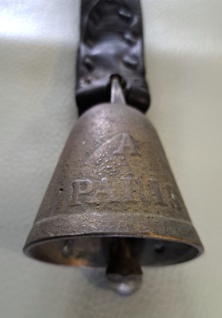 Zeldzaam koebel Parijs messing lederen riem bel A Paris koe, Verzenden