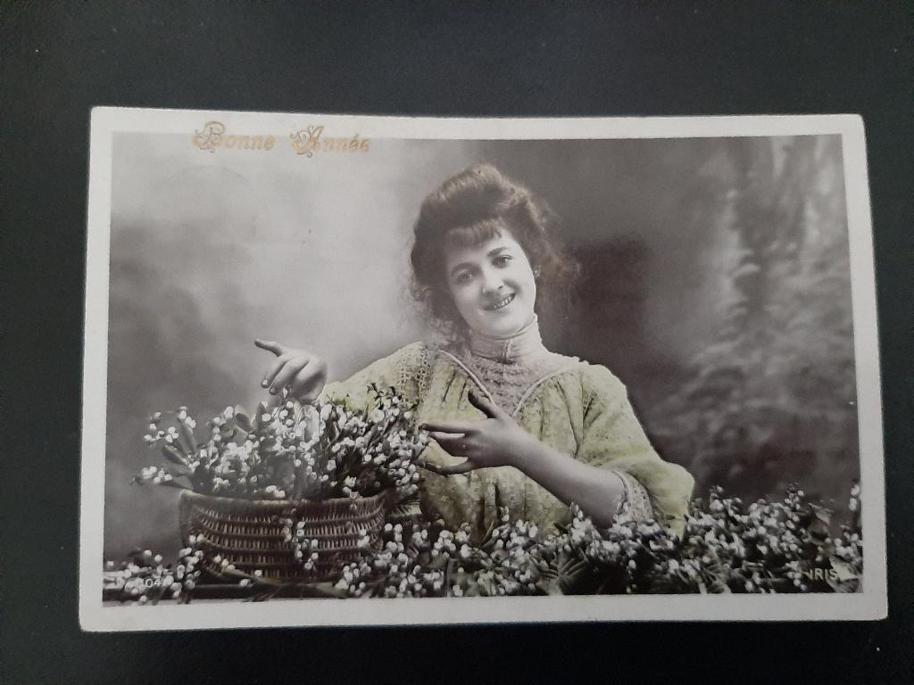 Antieke Franse kaart, dame, mand met sneeuwklokjes, 1911., Verzamelen, Verzenden, Voor 1920, Gelopen, Overige thema's