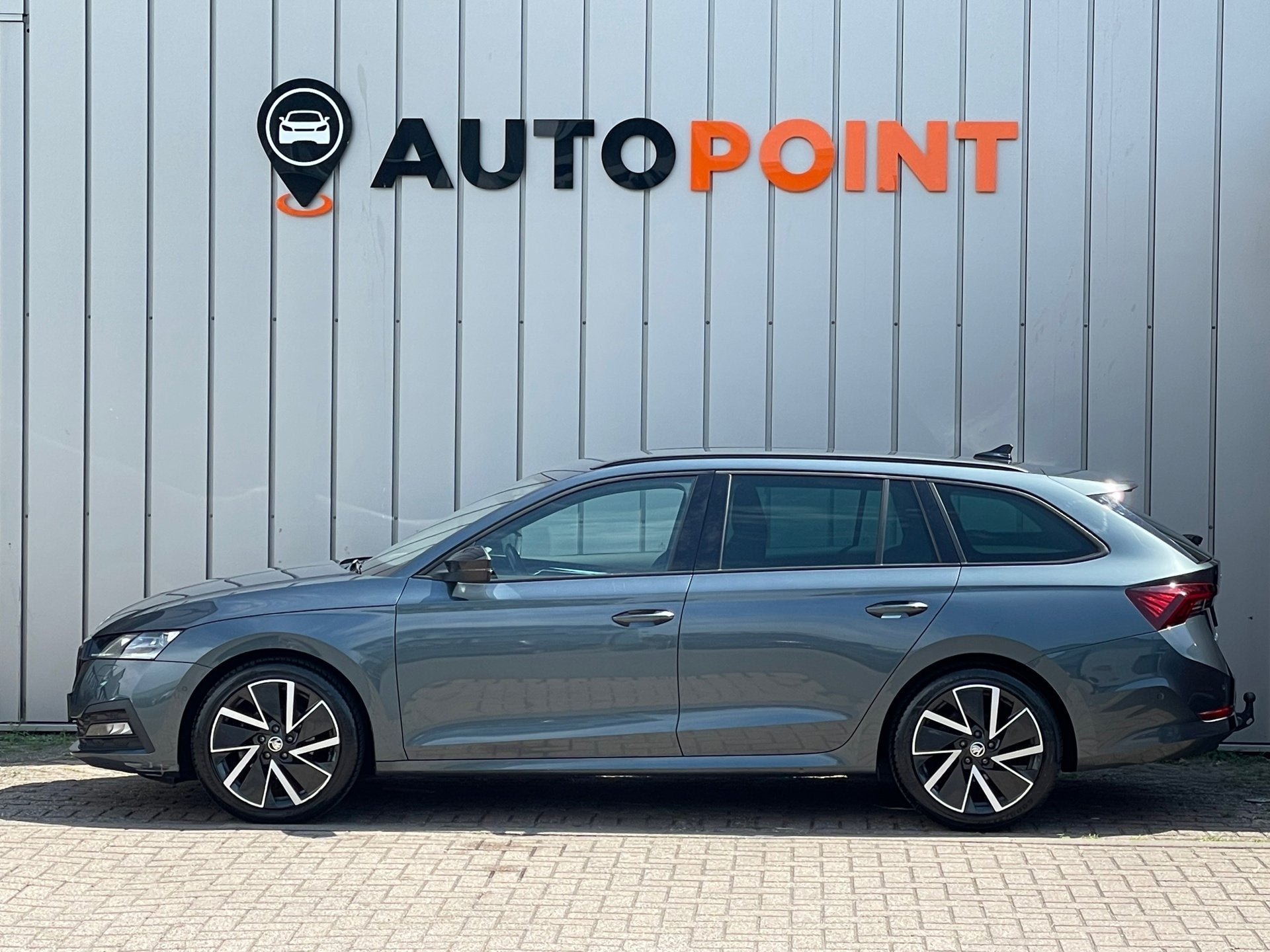 Skoda Octavia Combi 1.5 e-TSI DSG Business+ 1E EIG DEALEROND, Auto's, Stof, 4 cilinders, 150 pk, 1283 kg