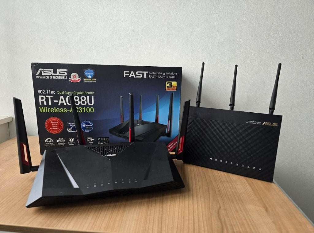 ASUS RT-AC88U + RT-AC68U voor AiMesh (Topbereik!), Computers en Software, Routers en Modems, Ophalen of Verzenden, Zo goed als nieuw