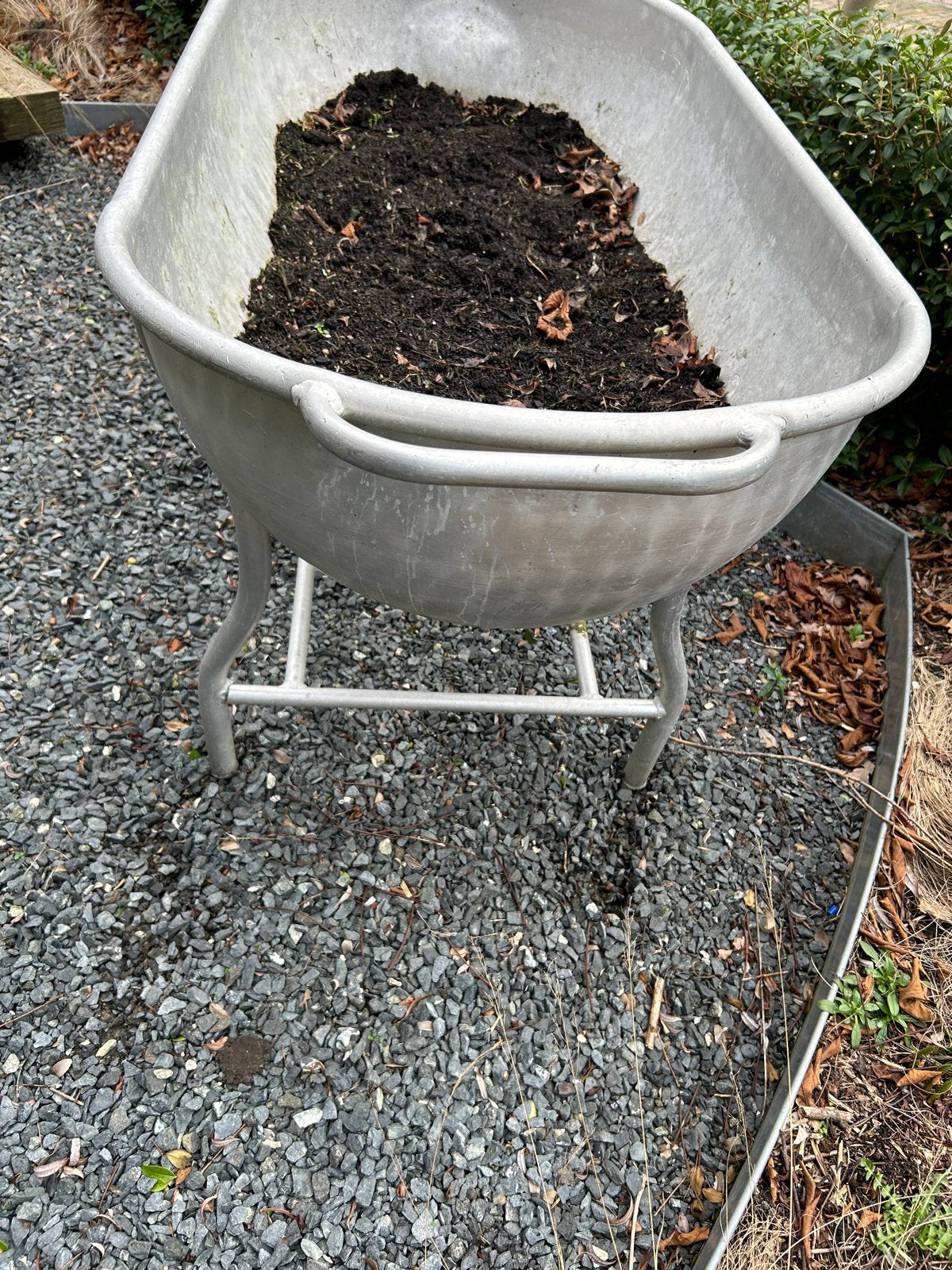 Grote metalen vleesmengbak op wielen, Tuin en Terras, Ophalen, Gebruikt, Aluminium, Overige typen