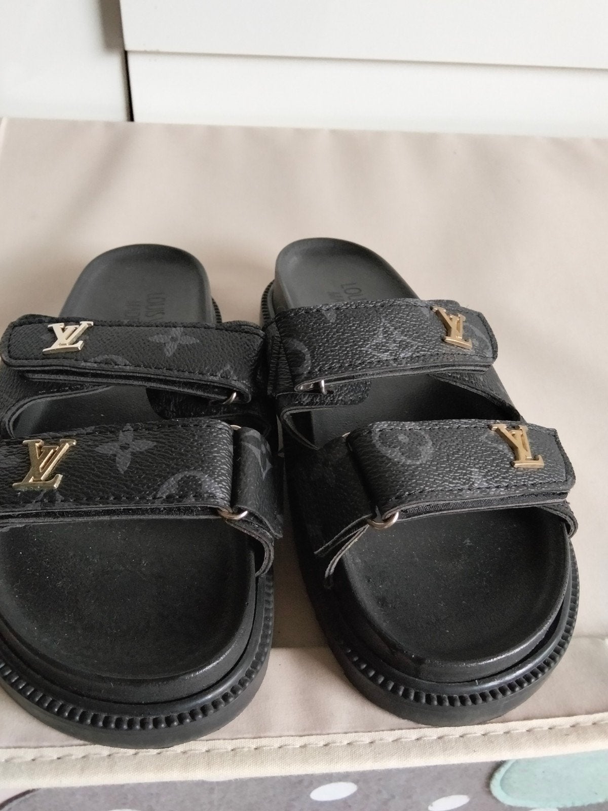 Louis Vuitton slippers, Slippers, Zwart, Louis Vuitton, Ophalen of Verzenden