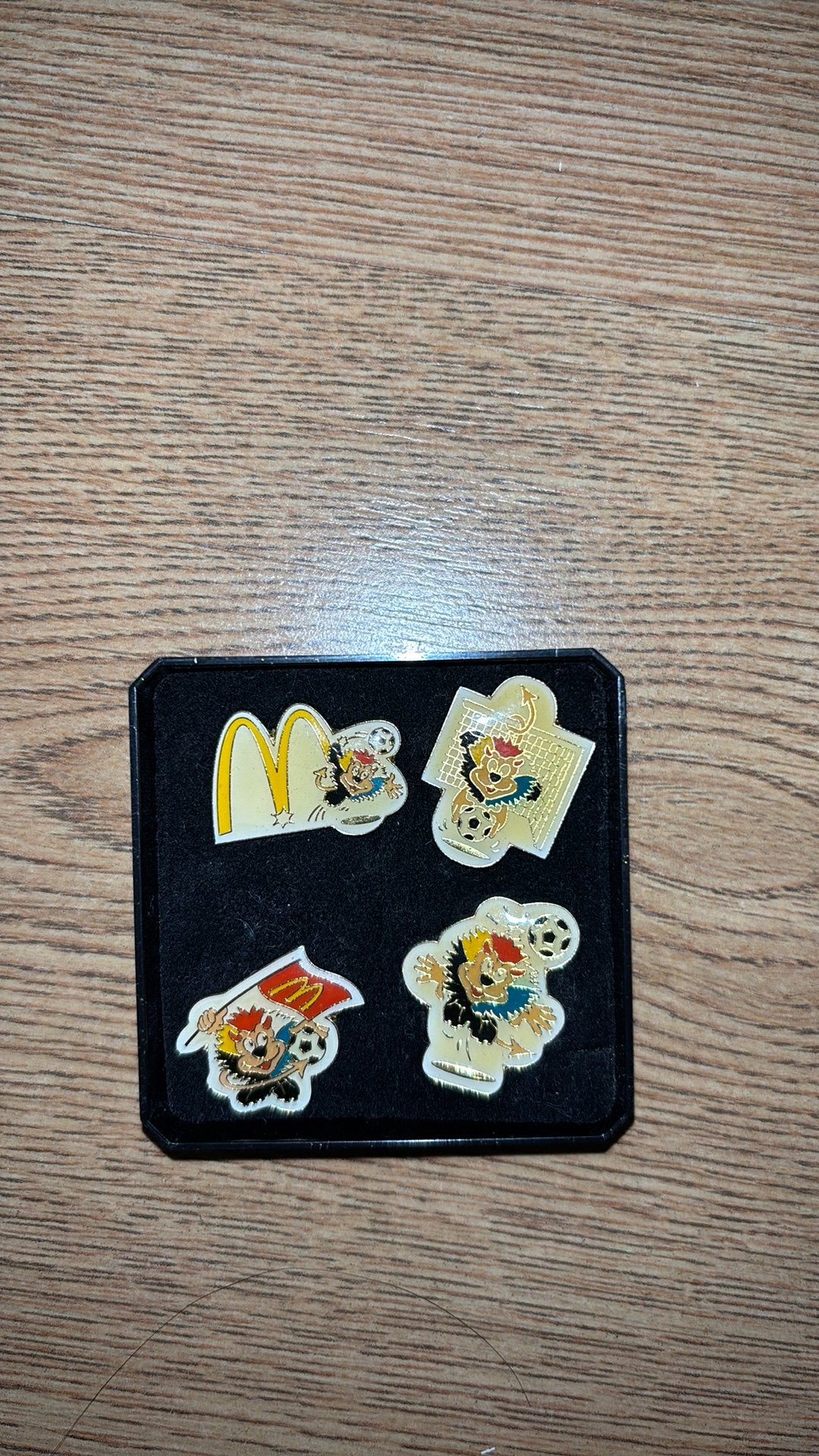 McDonald's 1998/2000 pins, Ophalen of Verzenden, Zo goed als nieuw, Sport, Speldje of Pin