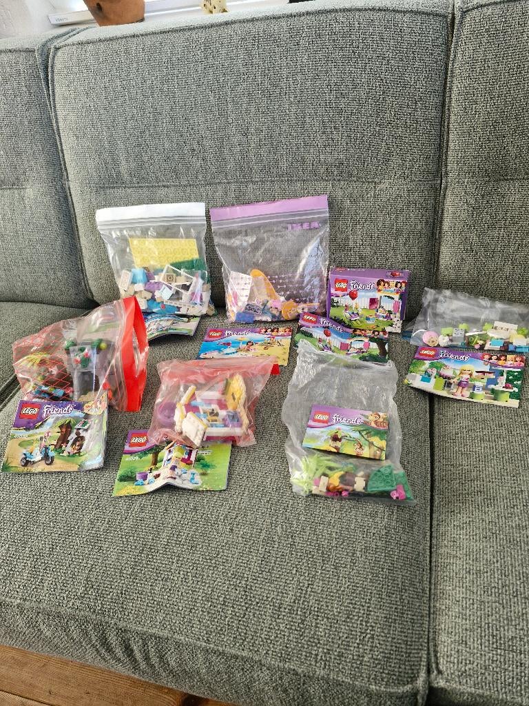 Lego friends partij lot 7 sets 41085 3937 41113 3930 41045, Kinderen en Baby's, Speelgoed | Duplo en Lego, Zo goed als nieuw, Lego