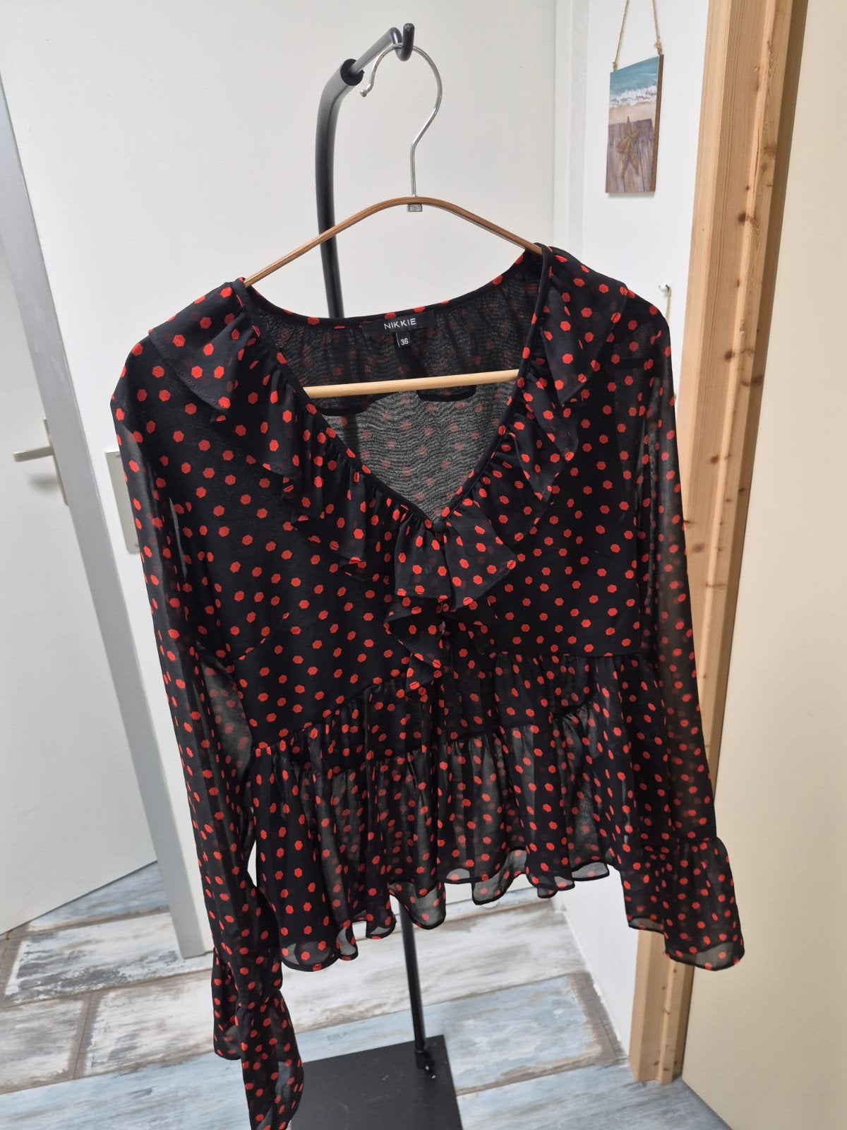 Blouse van Nikkie, Kleding | Dames, Blouses en Tunieken, Zwart, Ophalen of Verzenden, Zo goed als nieuw, Nikkie