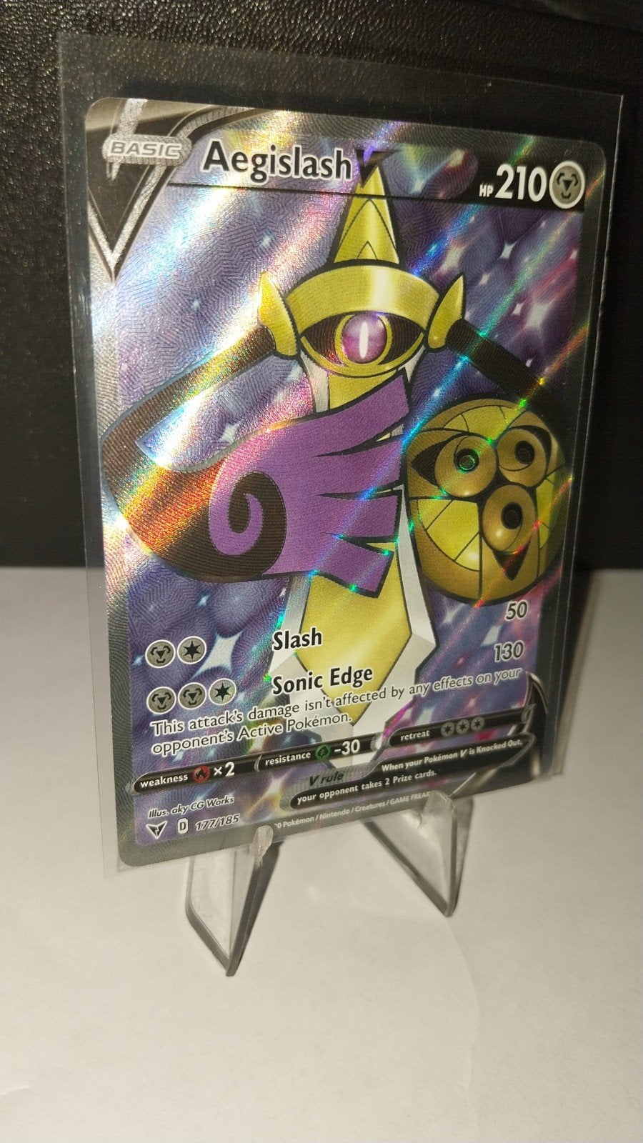 Aegislash V (177/185) - Vivid Voltage, Ophalen of Verzenden, Zo goed als nieuw, Losse kaart, Foil