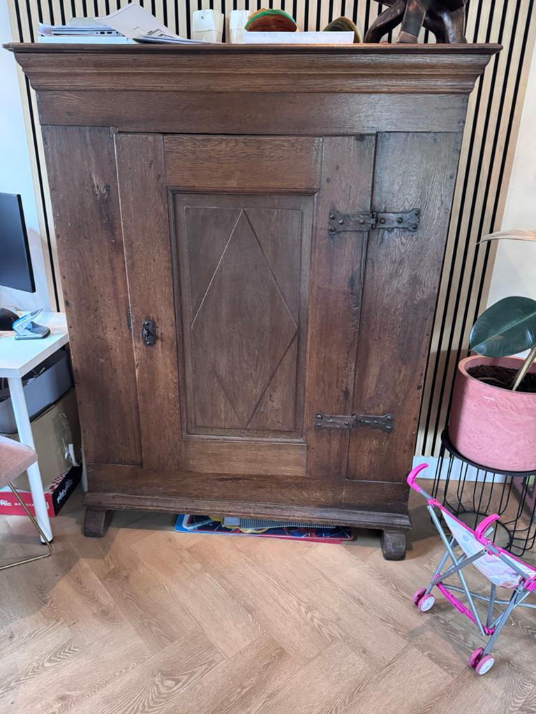 Antieke houten kast - massief eiken, Ophalen