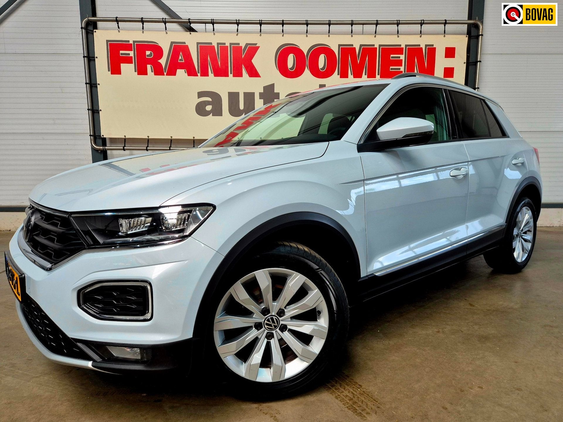 Volkswagen T-ROC 1.5 TSI 150PK Sport + LED|Sfeerverl.|Adapti, Auto's, Volkswagen, 1254 kg, 4 cilinders, 150 pk, Leder en Stof