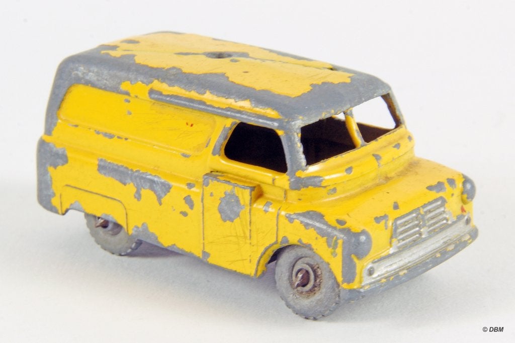 Bedford Evening News Van van Lesney Matchbox No.42 (2), Ophalen of Verzenden, Gebruikt, Bus of Vrachtwagen