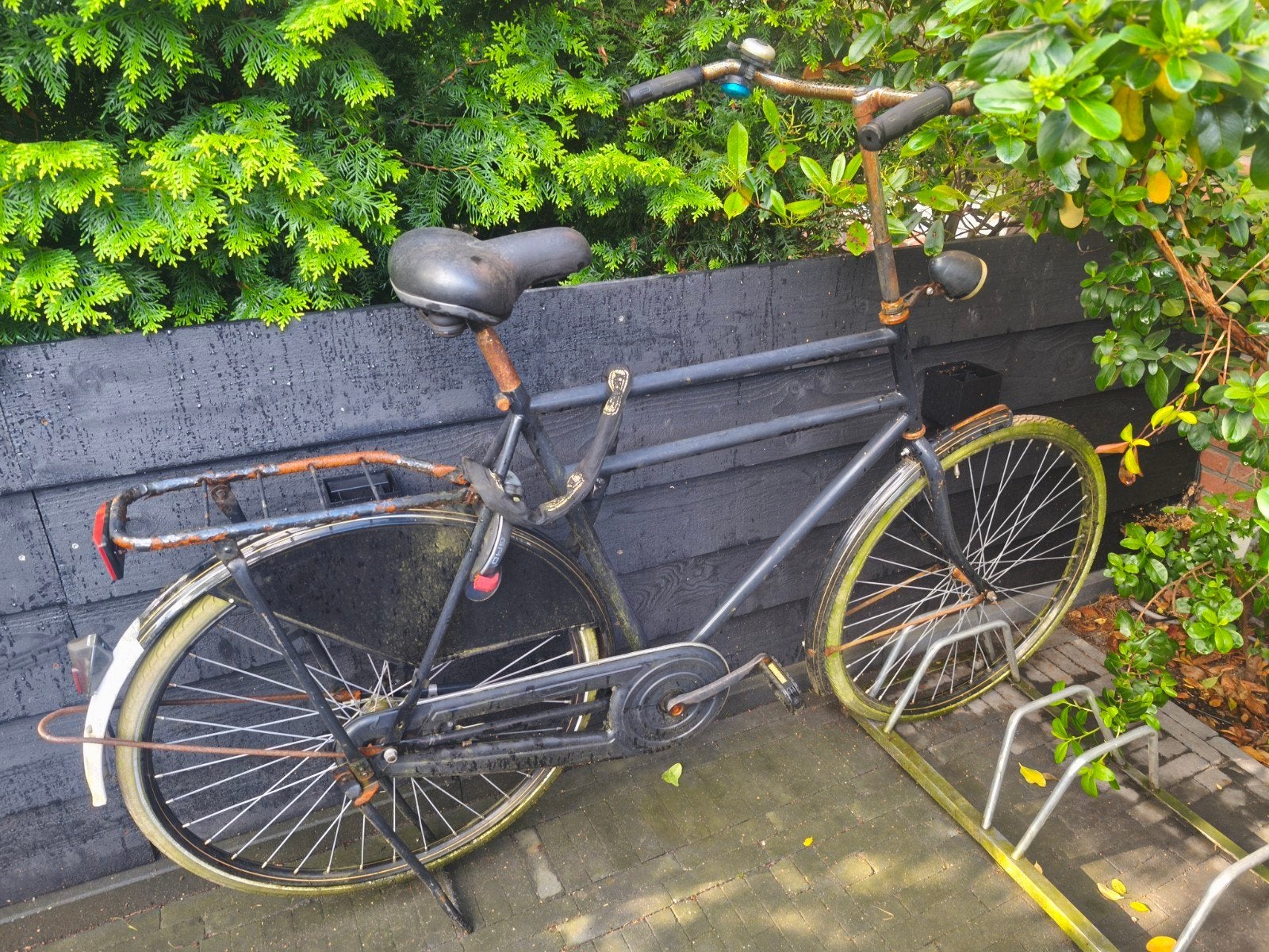 Oude herenfiets - opknapper, Fietsen en Brommers, Fietsen | Dames | Damesfietsen, Terugtraprem, Gebruikt, 56 cm of meer, Ophalen