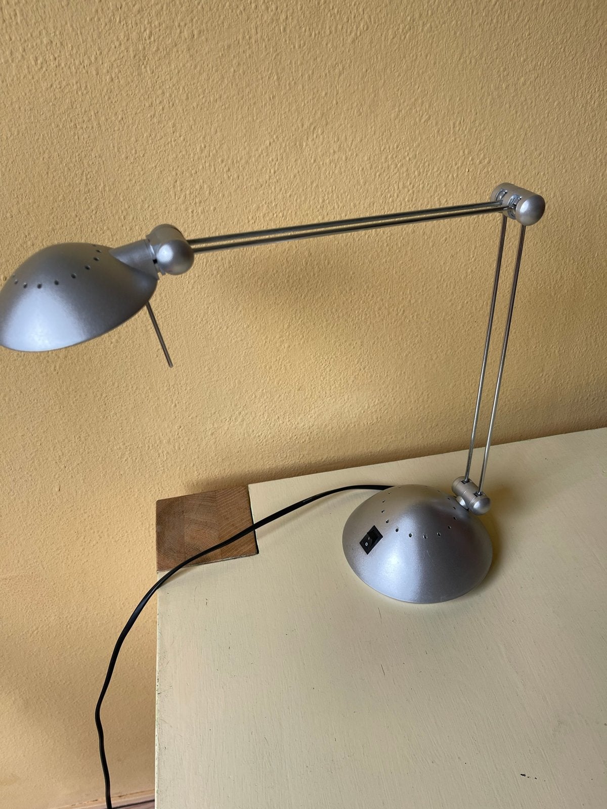Bureaulamp van Ikea - Halogeen, zilverkleurig, Diversen, Ophalen of Verzenden, Zo goed als nieuw