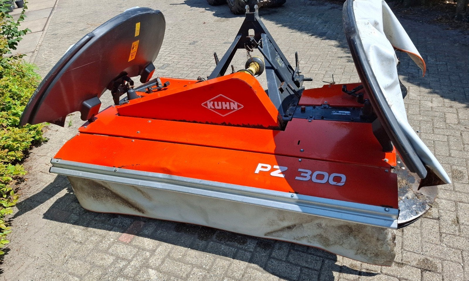 Kuhn PZ 300 en Claas Corto 210 Maaiers, Ophalen, Akkerbouw, Weidebouw