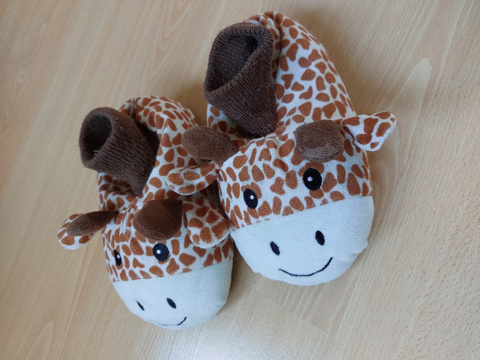 giraffepantoffels mt 26/ 27, Ophalen of Verzenden, Jongen of Meisje, Laarzen