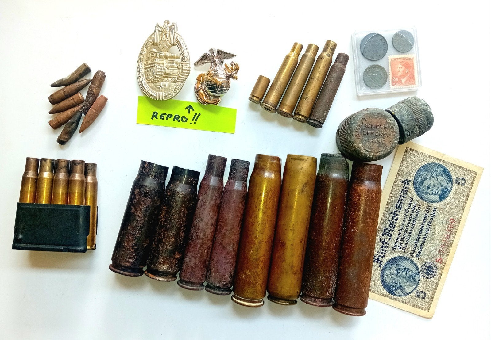 WO2 Militaria Lot: Hulzen, Mauser, Munten & 5 RM Bankbiljet, Verzamelen, Ophalen of Verzenden, Landmacht, Duitsland, Hulzen of Bodemvondsten