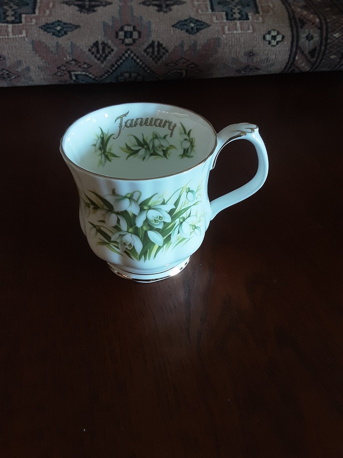Royal Albert mok Flower of the Month January, Antiek en Kunst, Antiek | Servies los, Ophalen of Verzenden