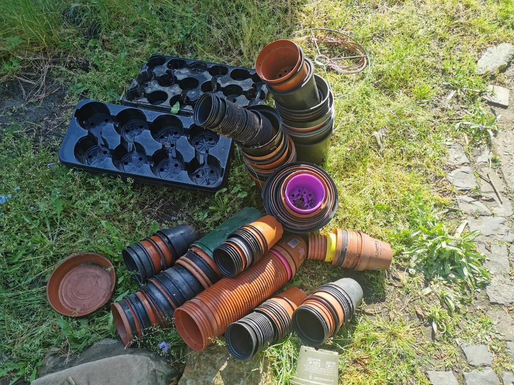 Gratis gebruikte bloempotten en zaaitrays, Ophalen, Kunststof, Gebruikt, Balkon