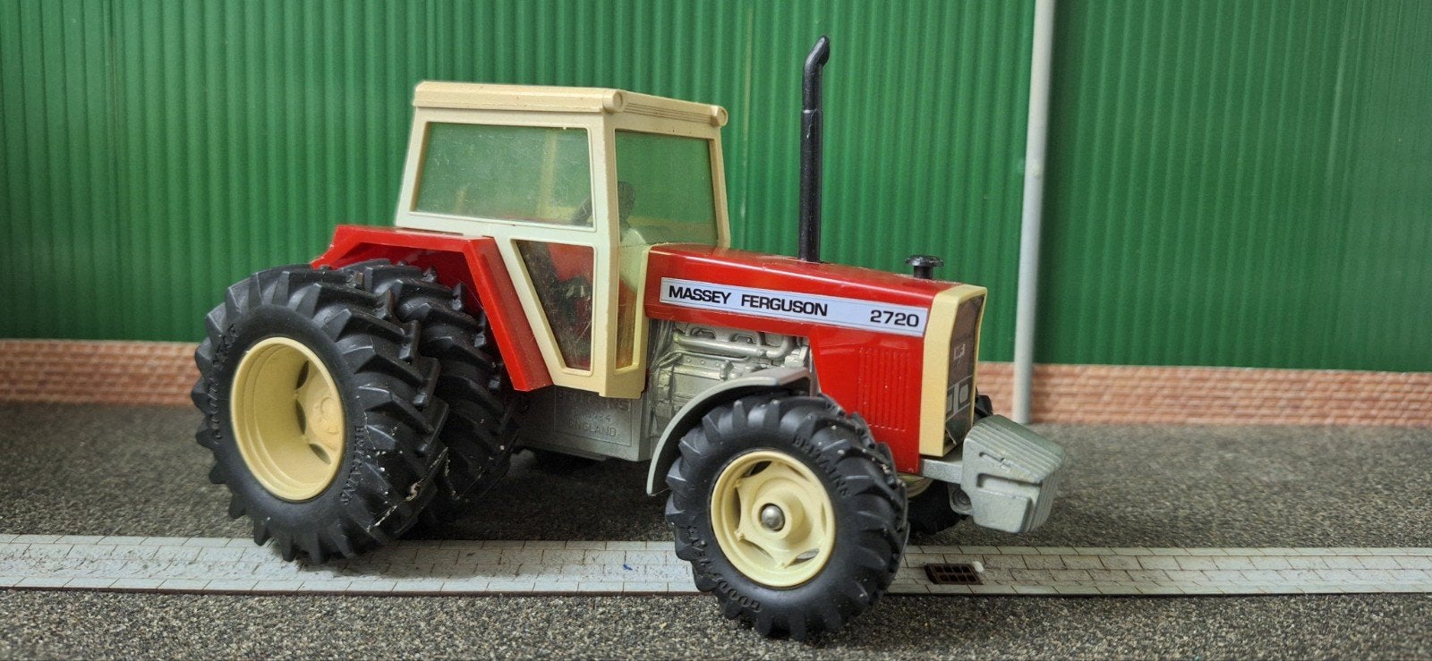 Massey Ferguson 2720 Britains Siku, Ophalen of Verzenden, Tractor of Landbouw, Britains