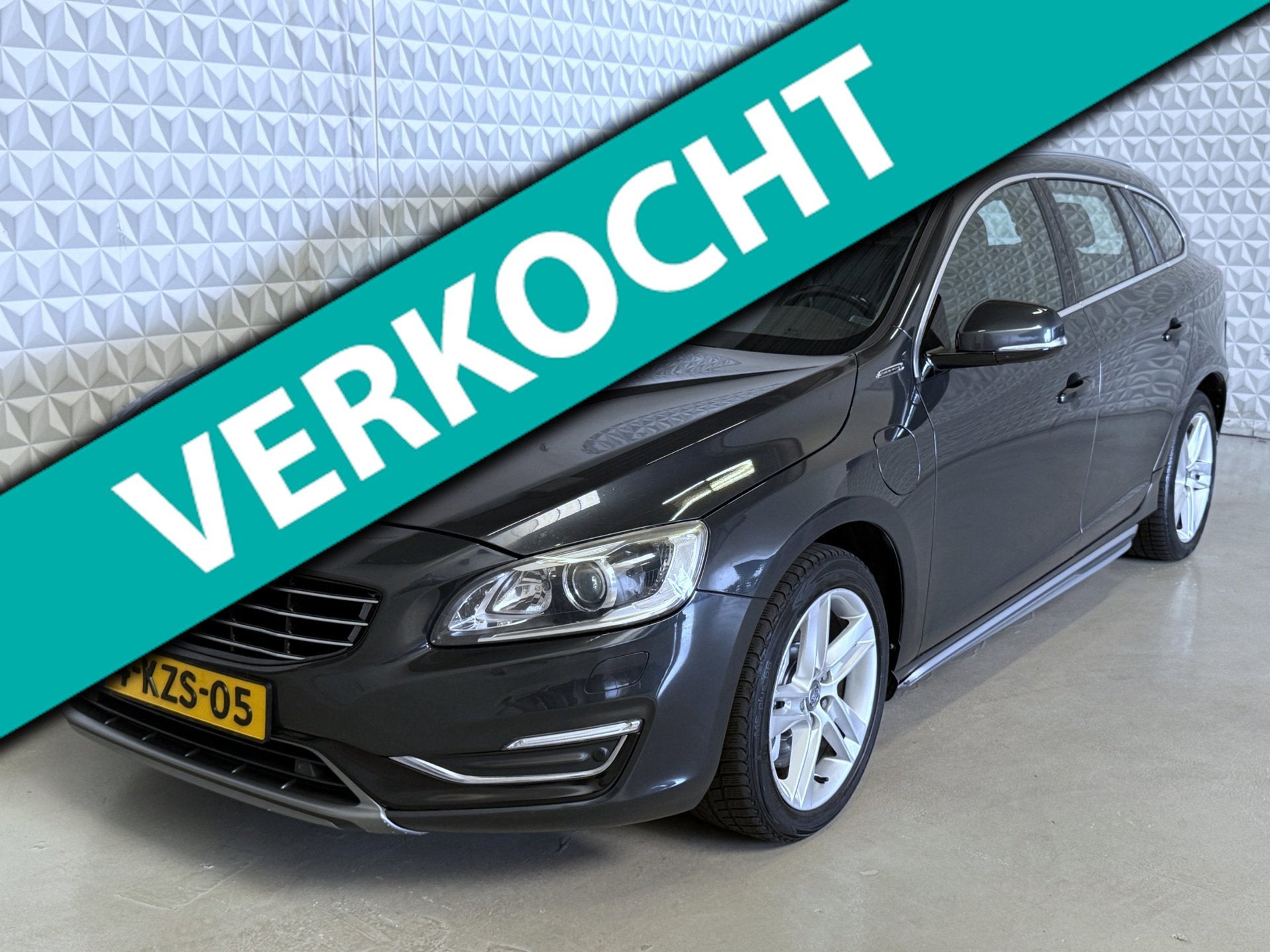 Volvo V60 2.4 D6 AWD Plug-In Hybrid / NIEUWE APK! (2013), Auto's, Automaat, Vierwielaandrijving, Te koop, Euro 5