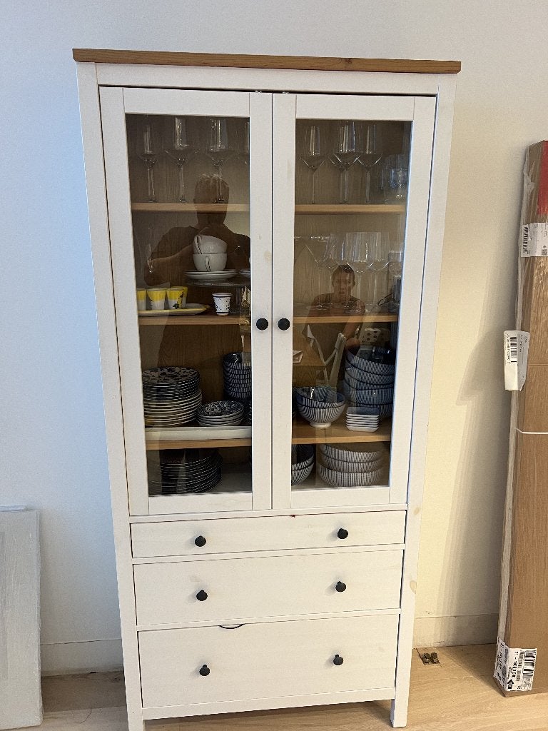 Vitrine kast, Ophalen, Gebruikt, Met deur(en), Hemnes Vitrine kast Ikea