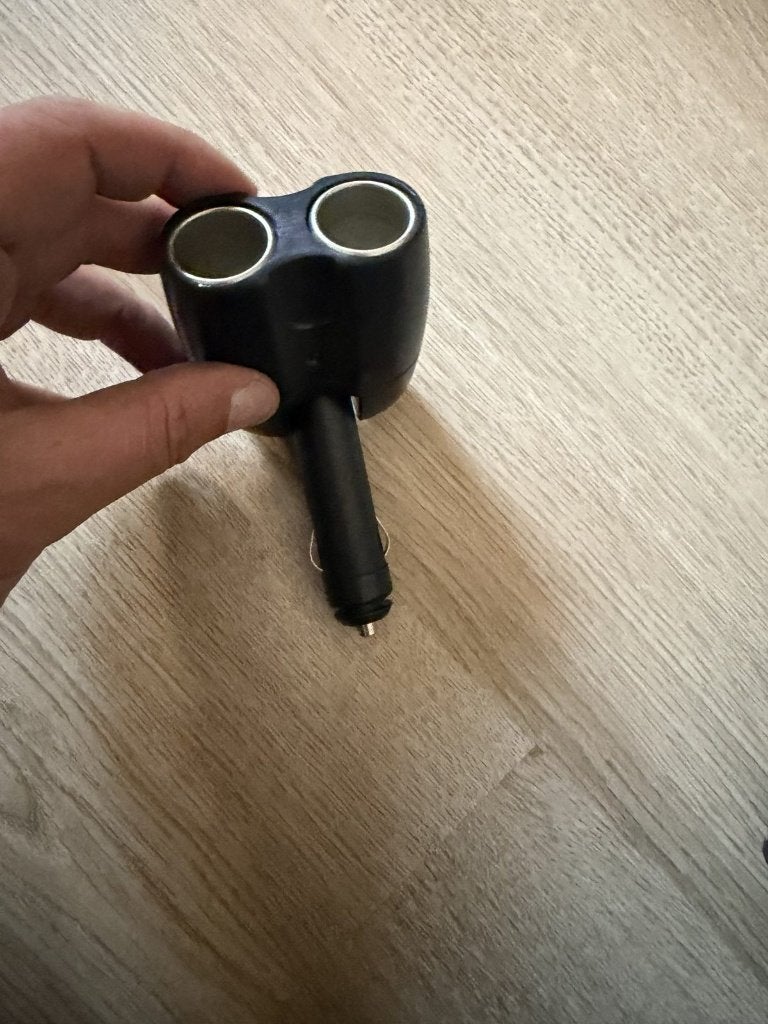 B049 - Dubbele sigarettenaansteker splitter 12V, Ophalen, Gebruikt