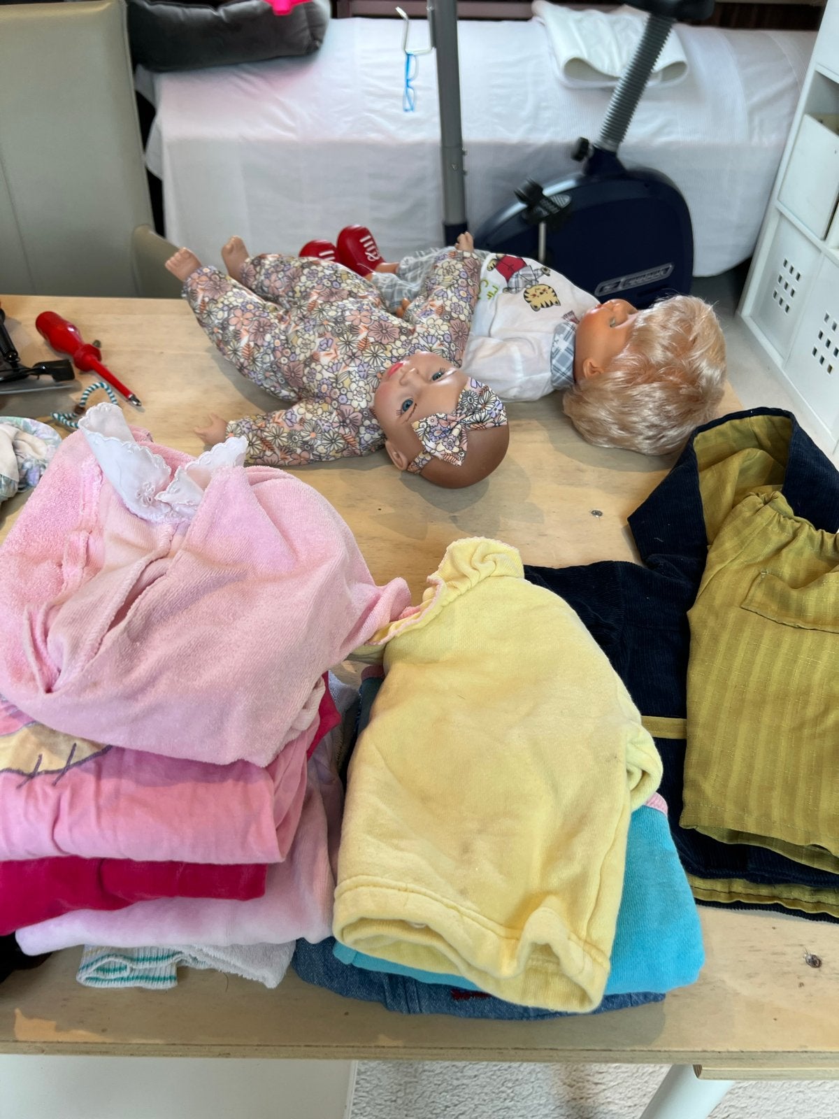 Poppenkleding, parasol, flessenwarmer en slaapzak, Ophalen, Gebruikt, Overige typen