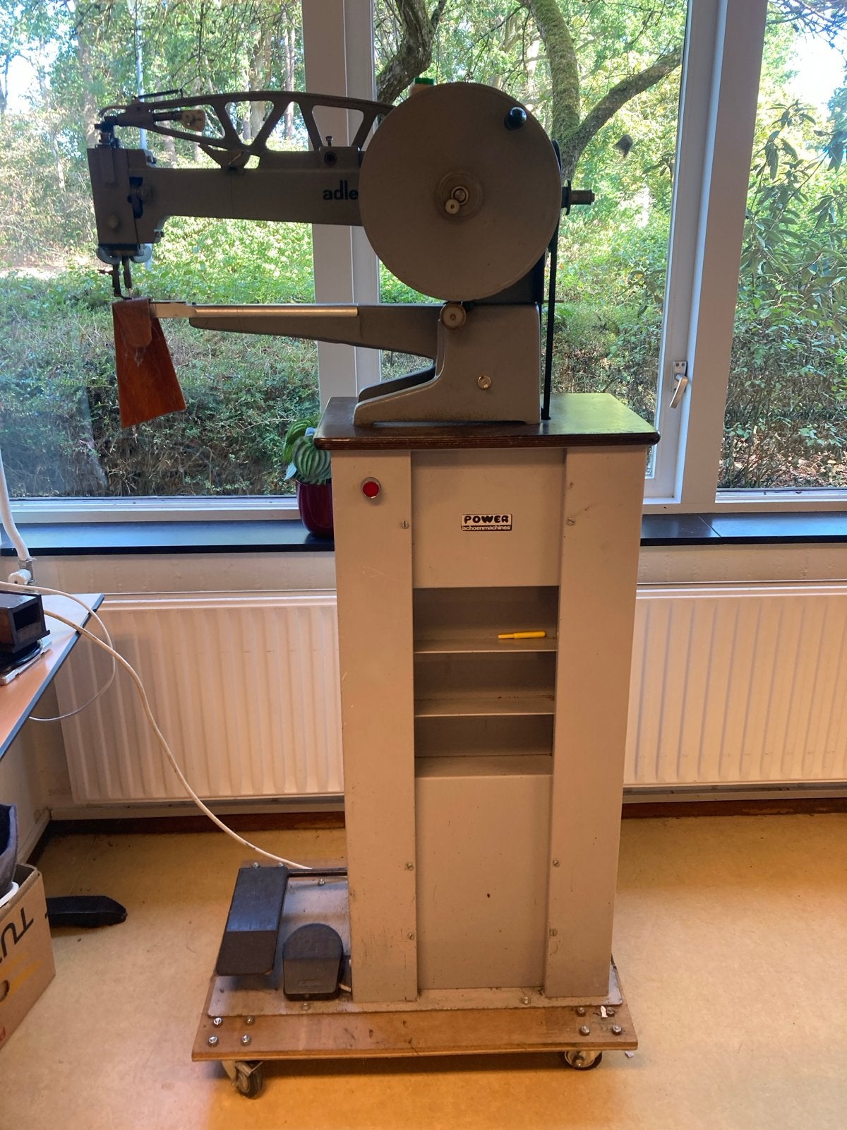 Adler 30-10 Industriële naaimachine  230v, Hobby en Vrije tijd, Naaimachines en Toebehoren, Gebruikt, Naaimachine, Industrieel