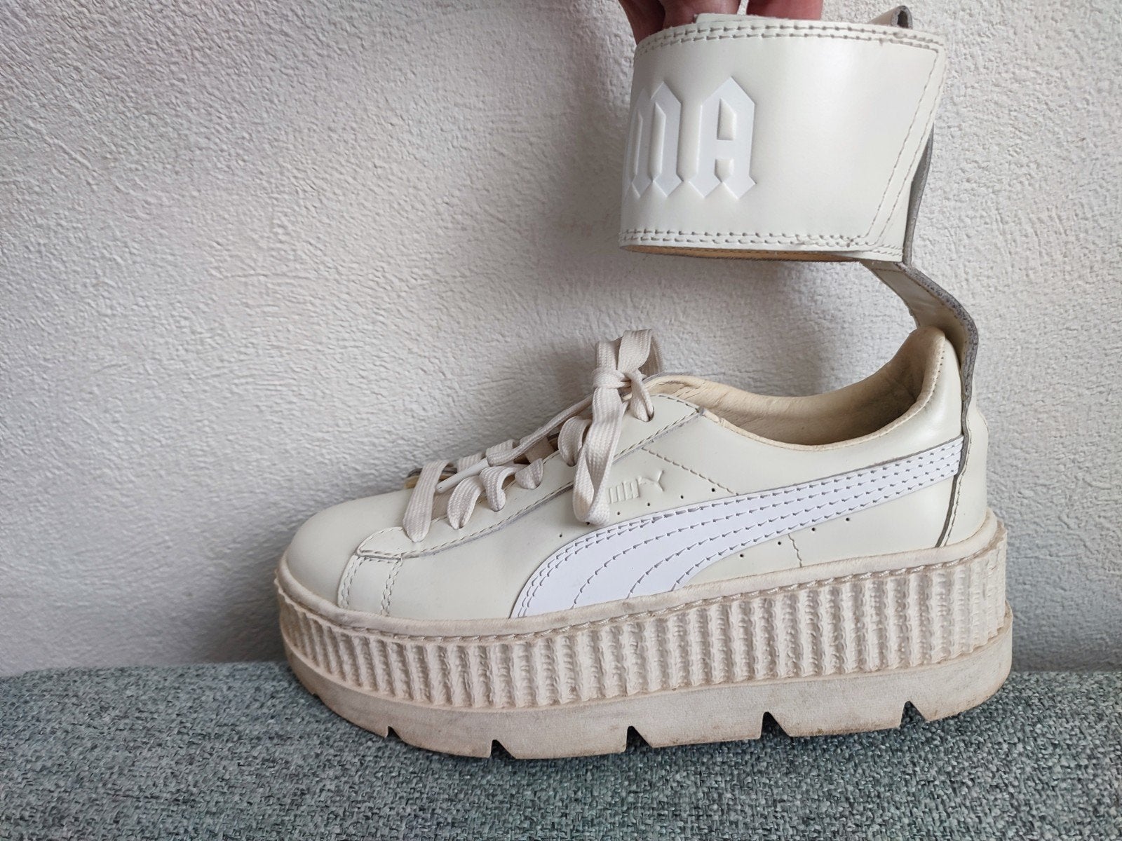 Puma Fenty by Rihanna Ankle Strap Platform Sneakers 37 creme, Puma Fenty by Rihanna, Wit, Ophalen of Verzenden, Sneakers of Gympen