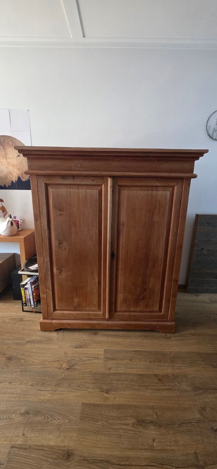 Robuuste massief houten kast / dressoirkast, Ophalen