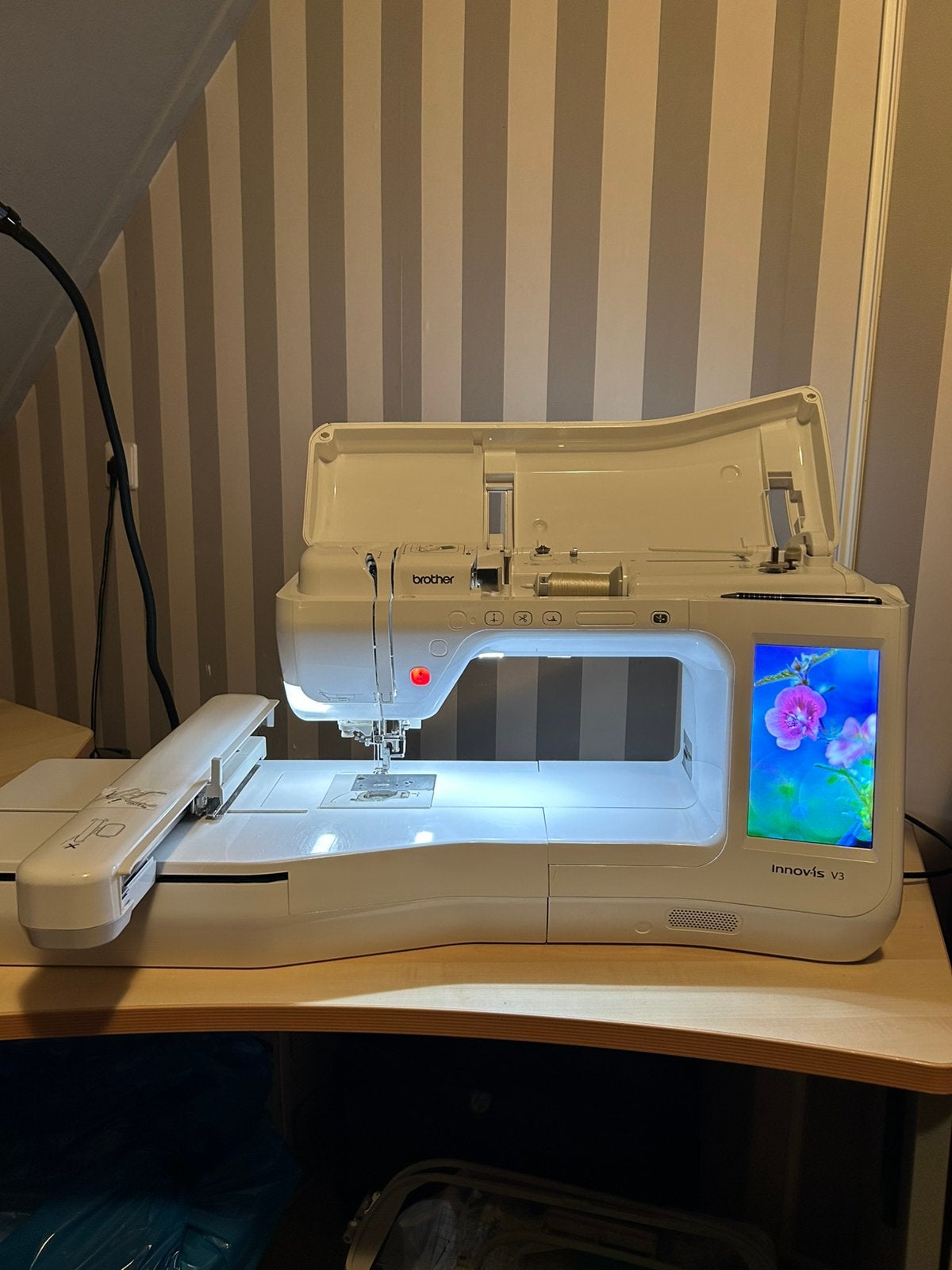 Te koop brother innovis V3, Ophalen, Zo goed als nieuw, Toebehoren, Brother