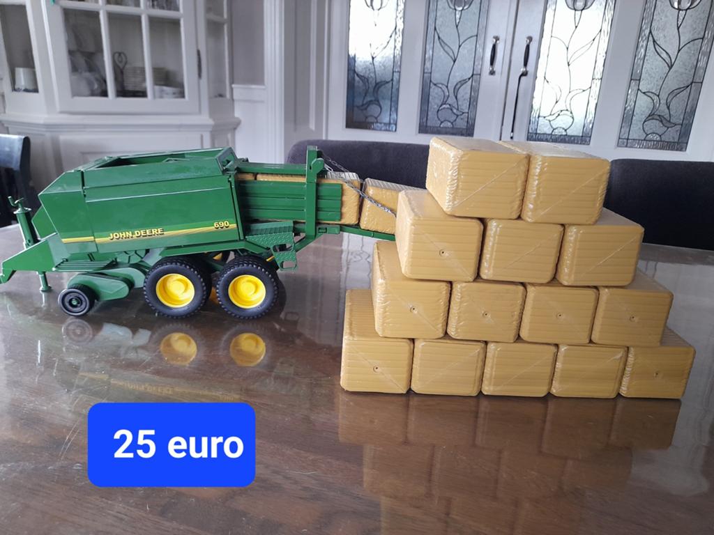 Bruder John Deere balenpers met 14 balen, Ophalen of Verzenden, Gebruikt