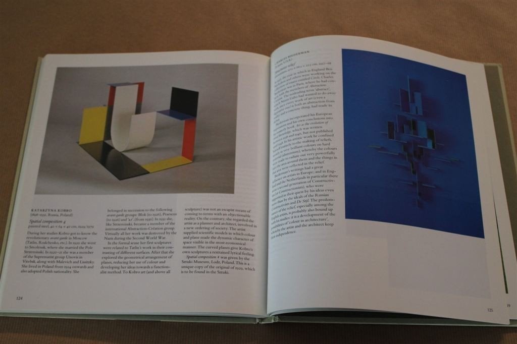 Kröller-Müller museum. Uitgave 1985., Ophalen of Verzenden, Gelezen