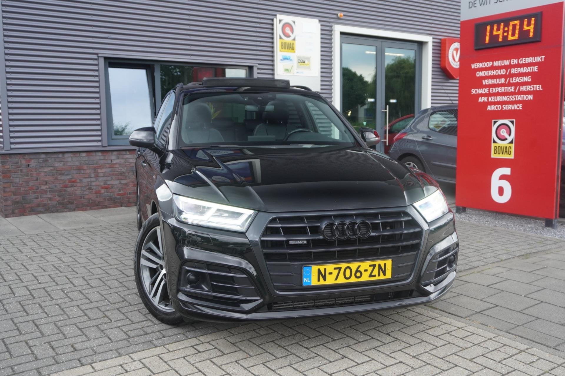 Audi Q5 2.0 TFSI quattro Sport S Line Black Edition / Pano /, Auto's, Automaat, Gebruikt, 4 cilinders, Zwart