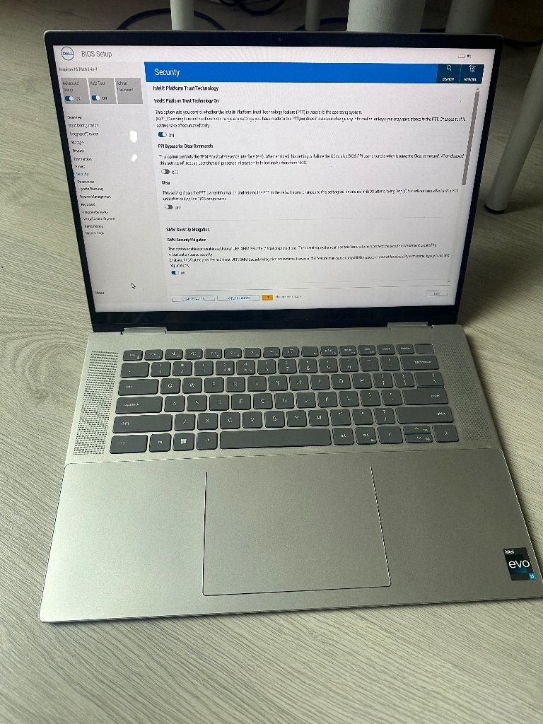 Dell Inspiron 16 7620  2-in-1 defect, Computers en Software, Ophalen, Gebruikt, 2 tot 3 Ghz, Qwerty