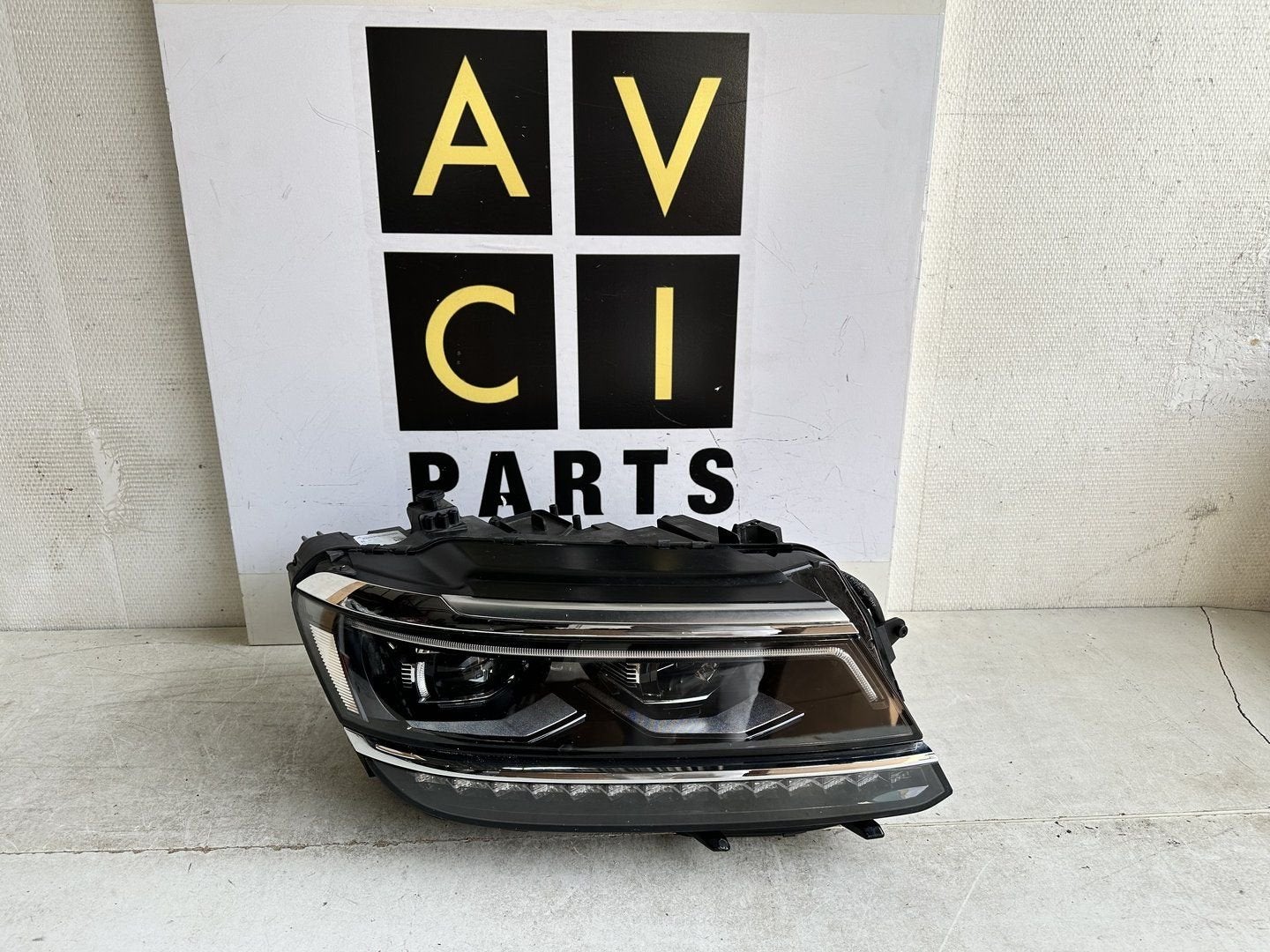 Koplamp VW Tiguan Allspace Voll LED Rechts 5NN941082C ORGINE, Gebruikt, -, Volkswagen, -