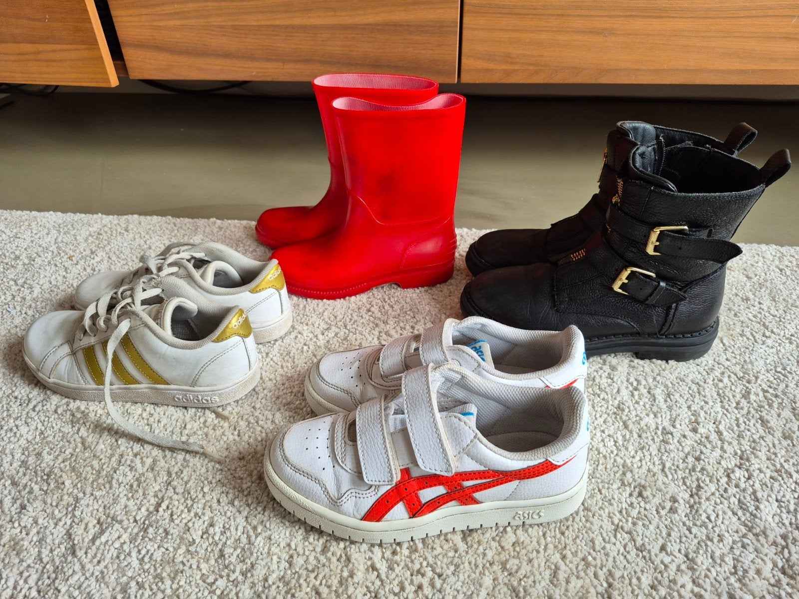2x sneakers adidas/asics, 2x (leren) laarsjes mt. 31/32, Ophalen, Gebruikt, Asics, Jongen of Meisje