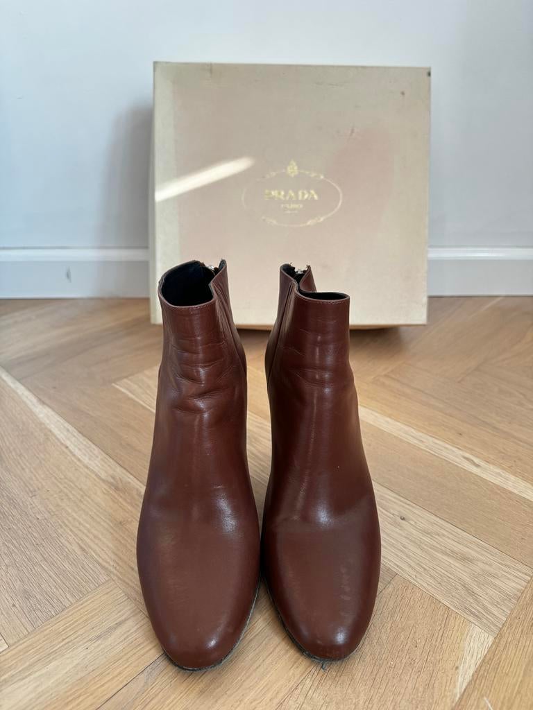 Prada ankle boots – 39, Ophalen of Verzenden, Zo goed als nieuw, Bruin