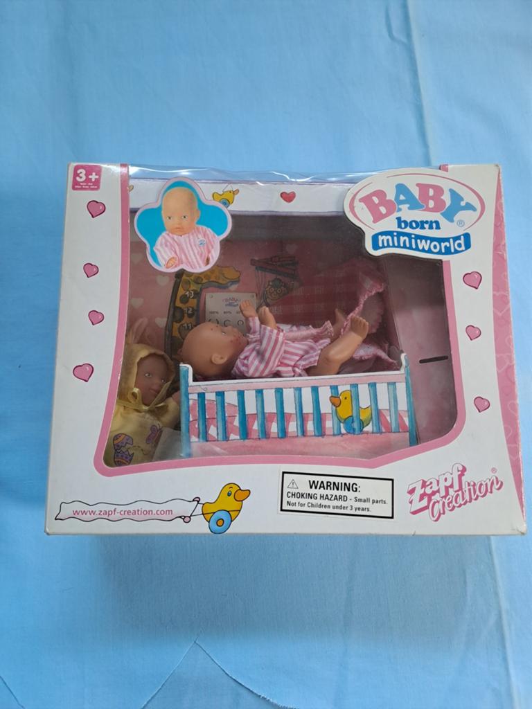 Baby Born mini wereld., Kinderen en Baby's, Speelgoed | Poppen, Ophalen of Verzenden, Zo goed als nieuw, Babypop